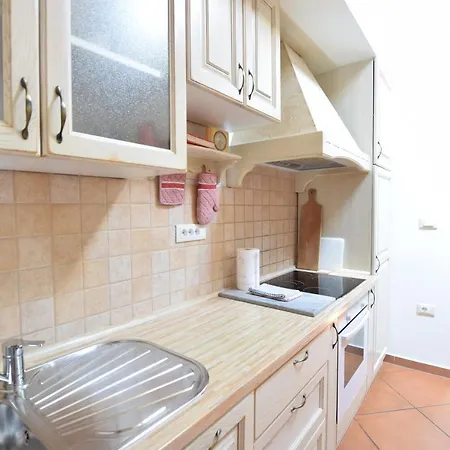 Prices Nini With Private Pool, Barbecue,bike, Fireplace, And Much بوريتش