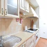 Prices Nini With Private Pool, Barbecue,bike, Fireplace, And Much פורץ
