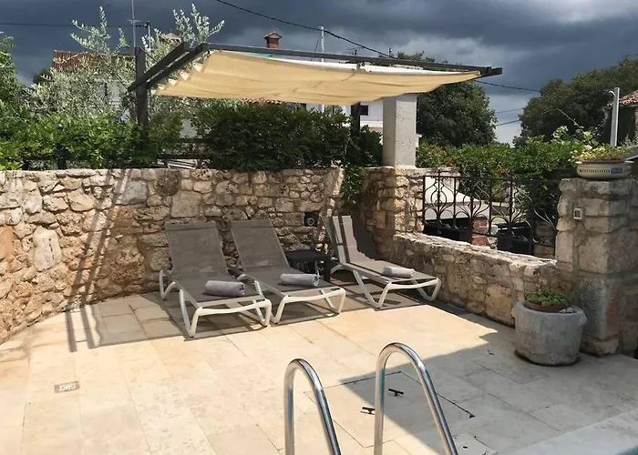 Prices Nini With Private Pool, Barbecue,bike, Fireplace, And Much *