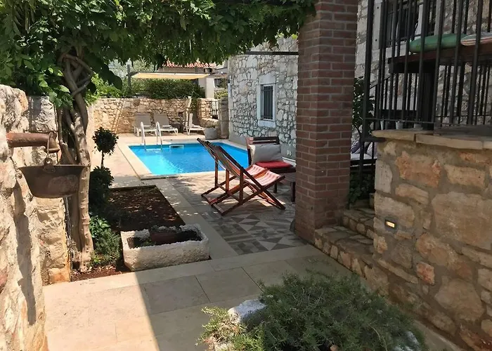 Prices Nini With Private Pool, Barbecue,bike, Fireplace, And Much Villa